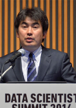 草野隆史氏