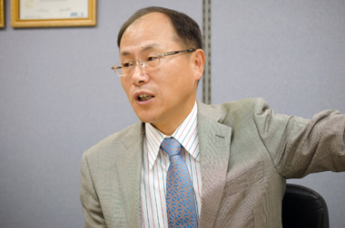 廉宗淳(ヨム・ジョンスン)氏