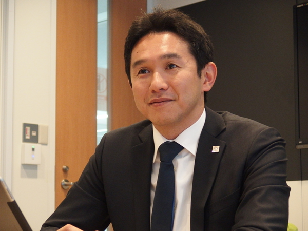 ブイキューブ 代表取締役社長 CEOの間下直晃氏