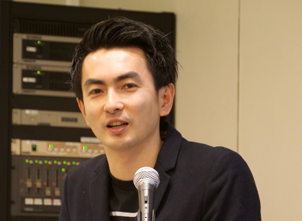 シバタアキラ氏