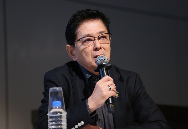木内里美氏