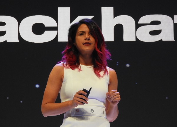 米グーグルでエンジニアリング担当ディレクターを務めるParisa Tabriz(パリサ・タブリズ)氏。自称「セキュリティ プリンセス」とのことだ