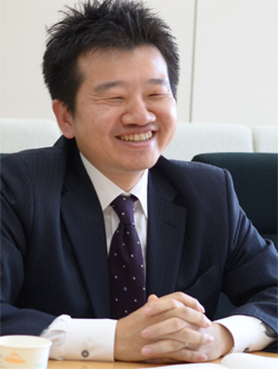 「社内でPostgreSQLを普及させる立場なので、資格をとらないと示しがつかない」